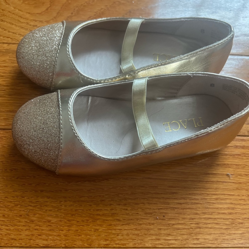 Gold children place dress shoes size 8